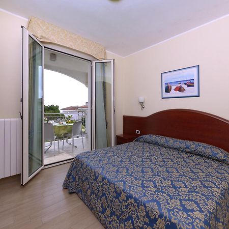 Residence Costa Smeralda Grottammare Εξωτερικό φωτογραφία