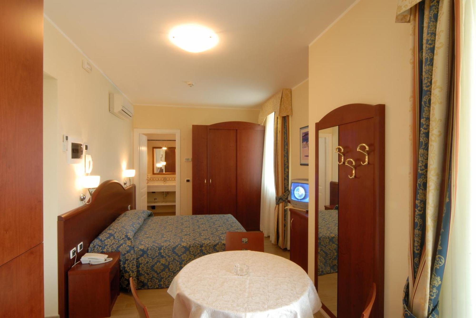 Residence Costa Smeralda Grottammare Εξωτερικό φωτογραφία