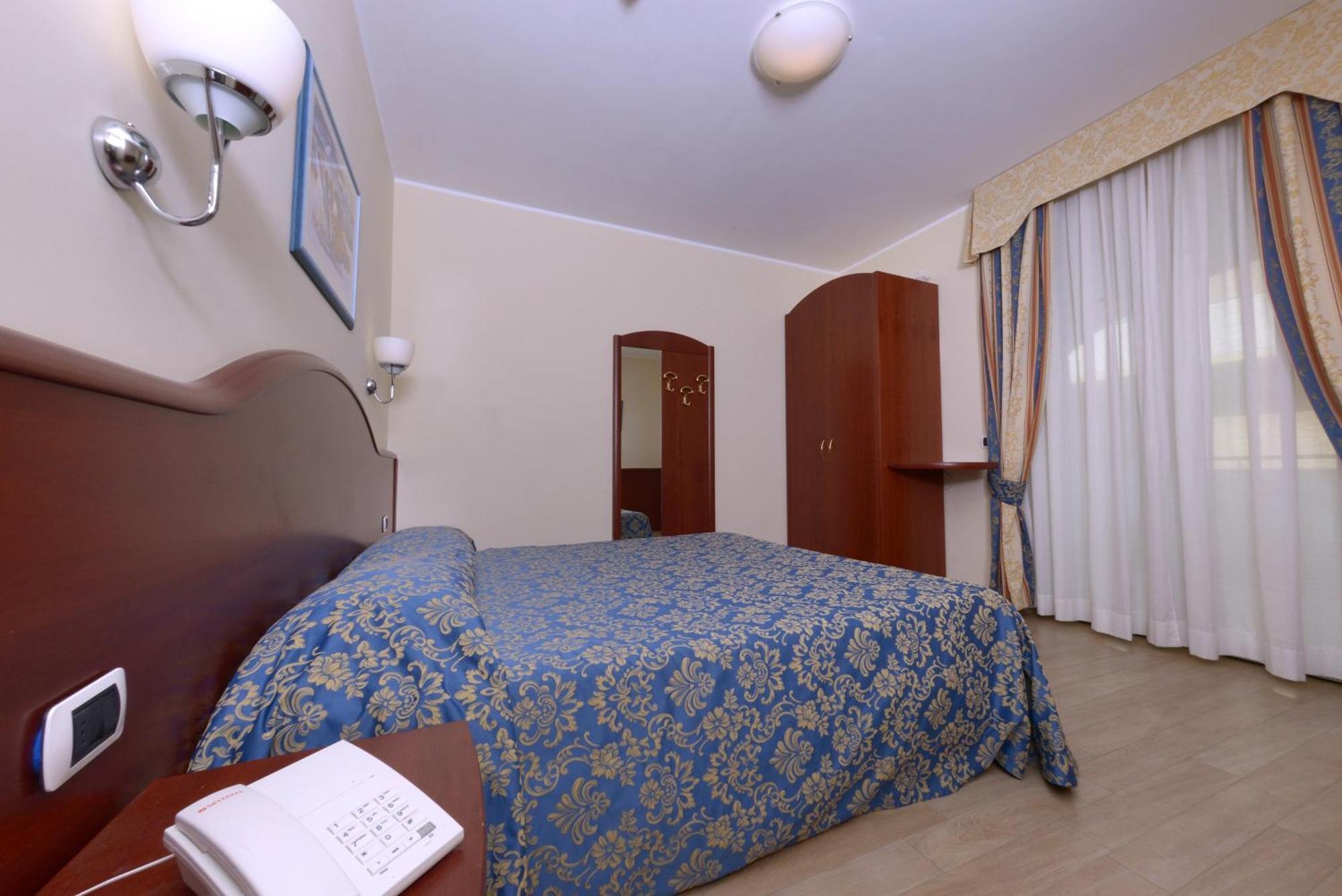 Residence Costa Smeralda Grottammare Εξωτερικό φωτογραφία