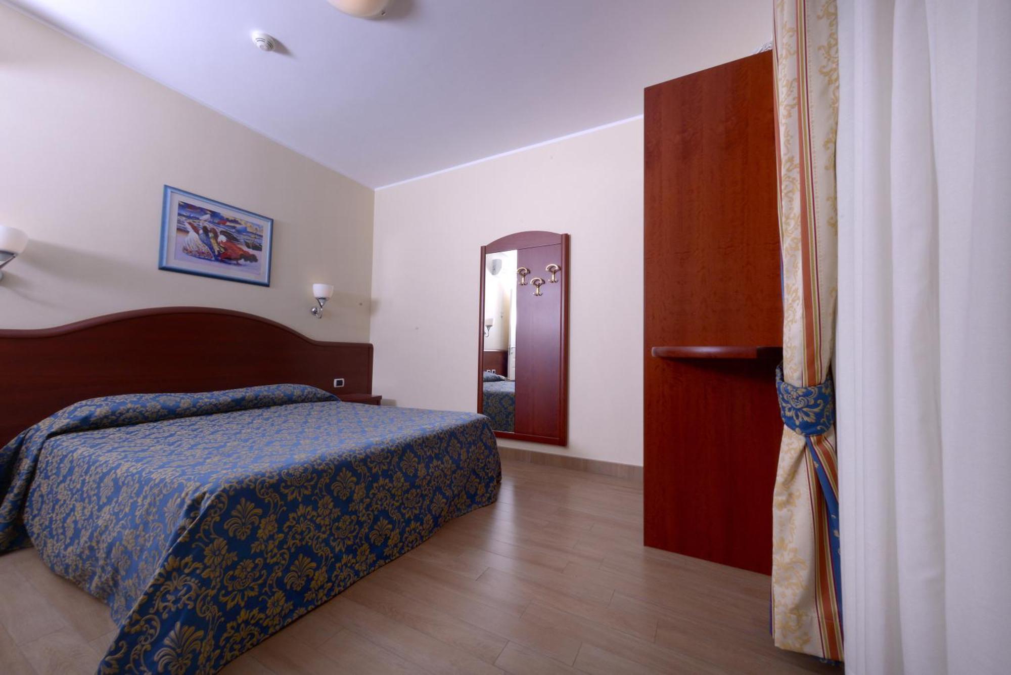 Residence Costa Smeralda Grottammare Εξωτερικό φωτογραφία
