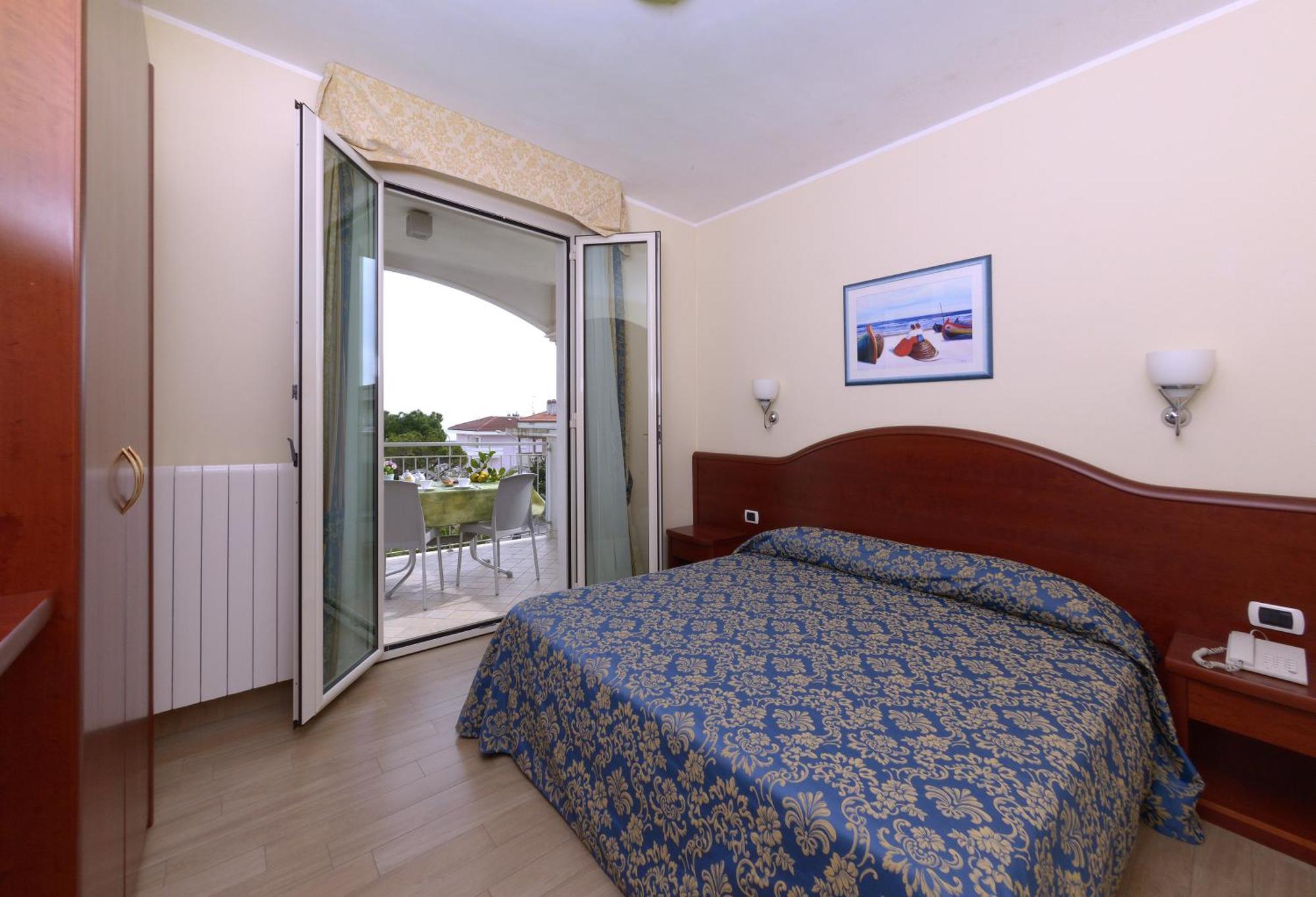 Residence Costa Smeralda Grottammare Εξωτερικό φωτογραφία