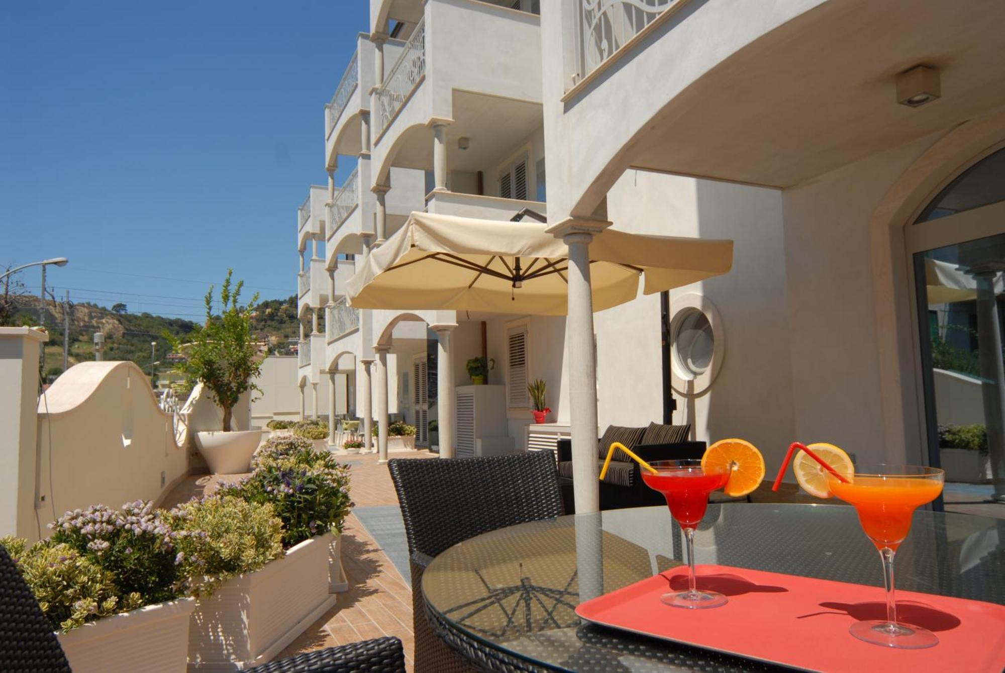 Residence Costa Smeralda Grottammare Εξωτερικό φωτογραφία