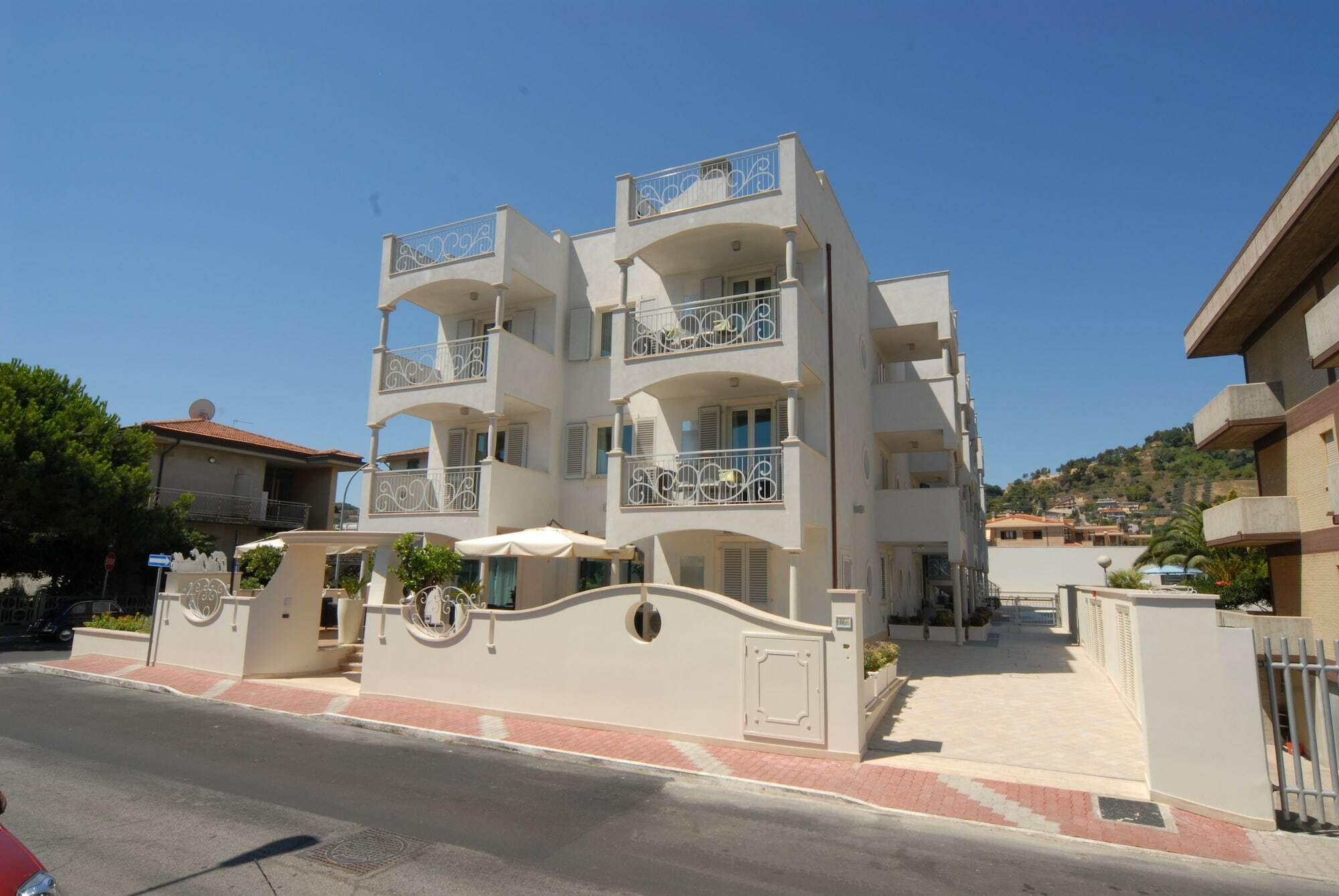 Residence Costa Smeralda Grottammare Εξωτερικό φωτογραφία